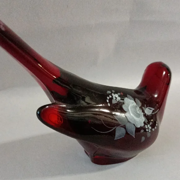 Fenton Ruby Red Bird Of Happiness Hand Painted White Roses Signed - Picture 4 of 6